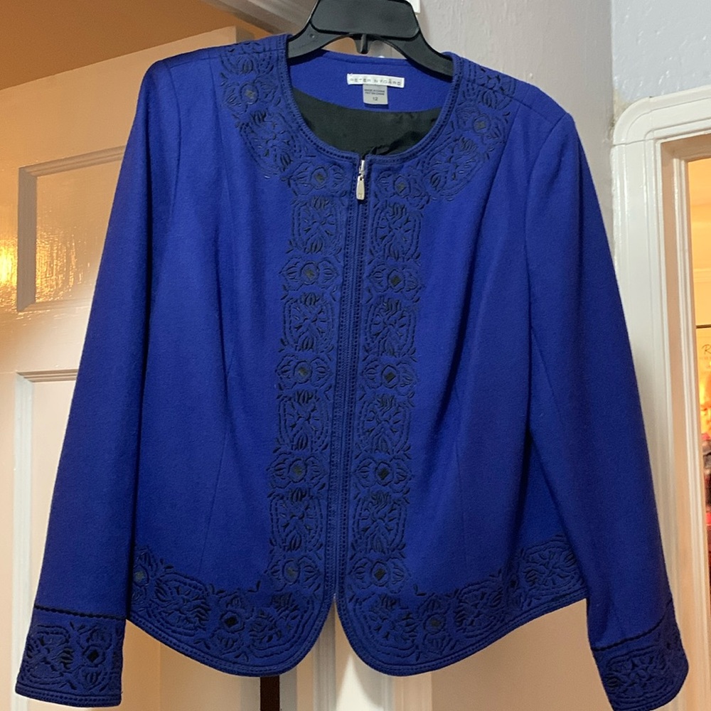 Peter Nygard blue blazer with black stitched detailing. Size 12.